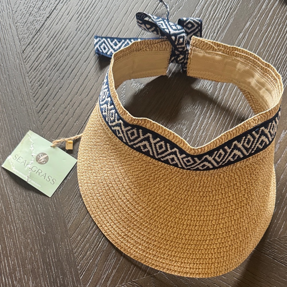 Women's Tan Straw Visor with Navy Patterned Band